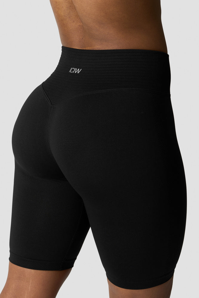 ICIW Define Seamless V-shape Biker Shorts Black