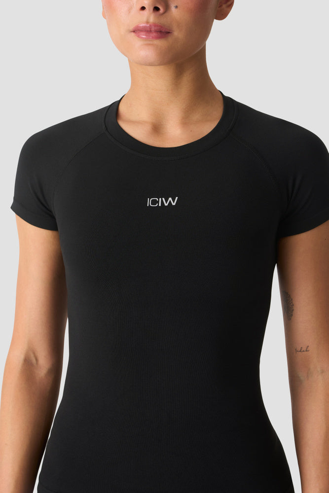 ICIW Smooth Seamless Tee Black
