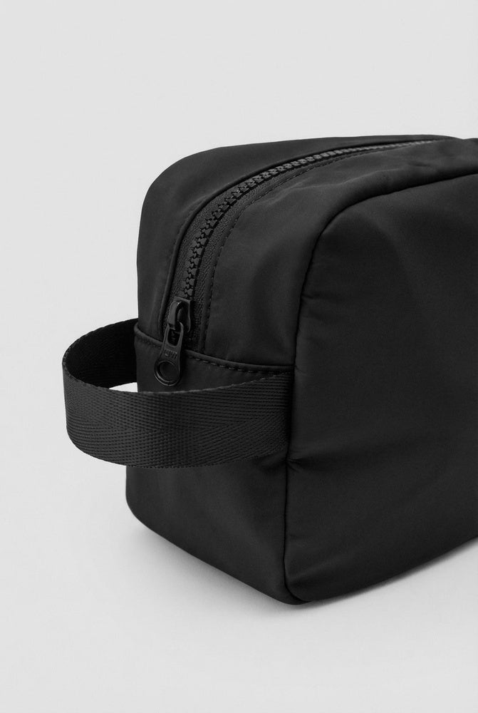 ICIW Toiletry Bag Black