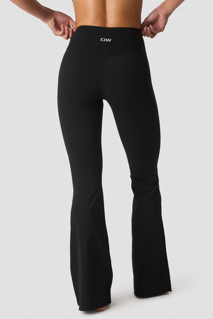 ICIW Nimble No-rise Flared Tights Black