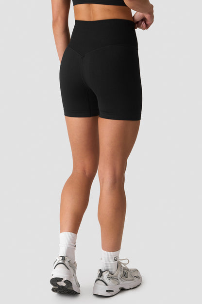 ICIW Define Seamless V-shape Midi Shorts W Black