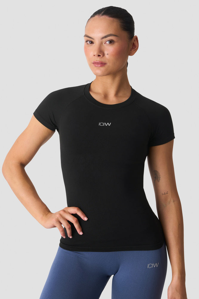 ICIW Smooth Seamless Tee Black